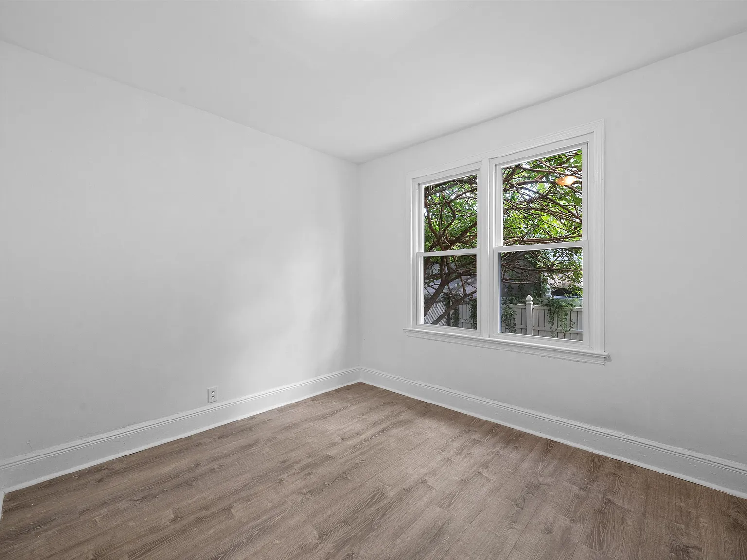 2 bed, 1.0 bath, $1,995 — Photo 4