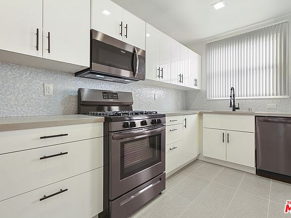 5th image of 1007 N Harper Ave