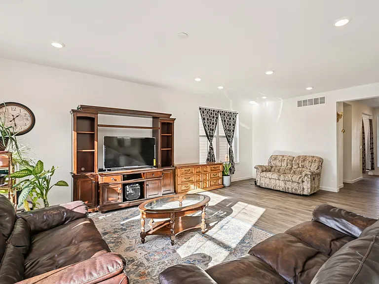 13080 E 110th Pl — Photo 6
