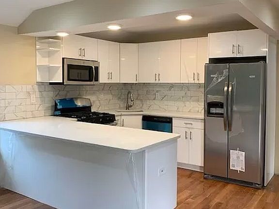 3rd image of 11421 158th St