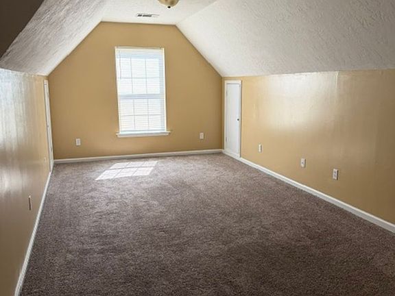 3rd image of 1832 Heathers Way