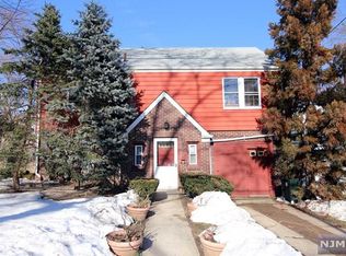 809 Lancaster Rd, Ridgefield, NJ 07657