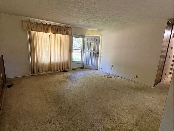 5th image of 503 Pease Dr