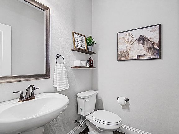 5th image of 1025 Whitetail Ct