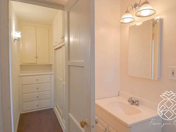3rd image of 3823-3837 Los Feliz Blvd #9E