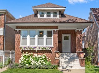 5832 N Rockwell St, Chicago, IL 60659