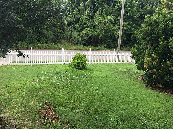 Nice Front yard