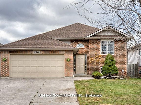 2nd image of 1075 Banwell Rd