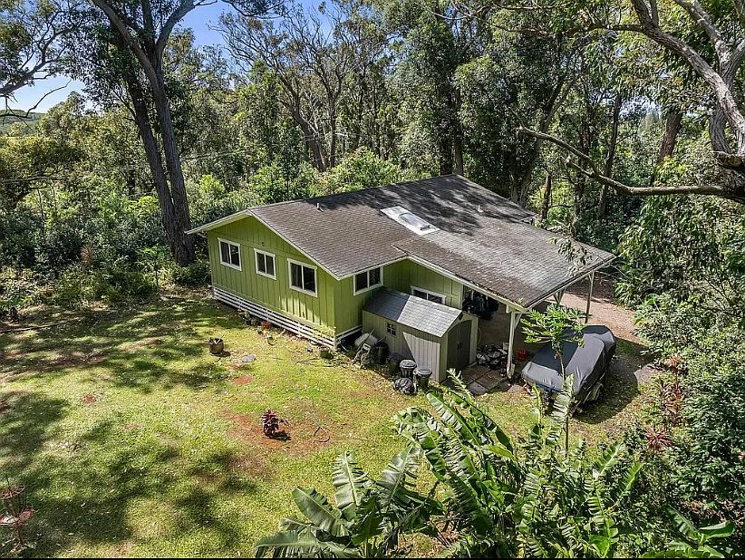 2nd image of 1015 Kaupakalua Rd