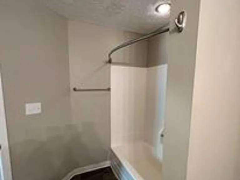Cross Lakes Apartments — Photo 47