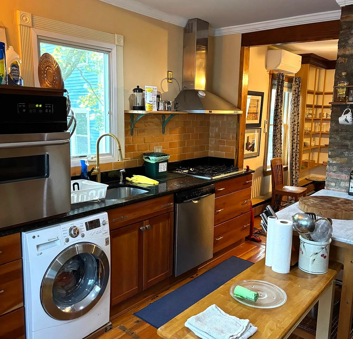 2 bed, 1.5 bath, 1200 sqft, $4,500 — Photo 2