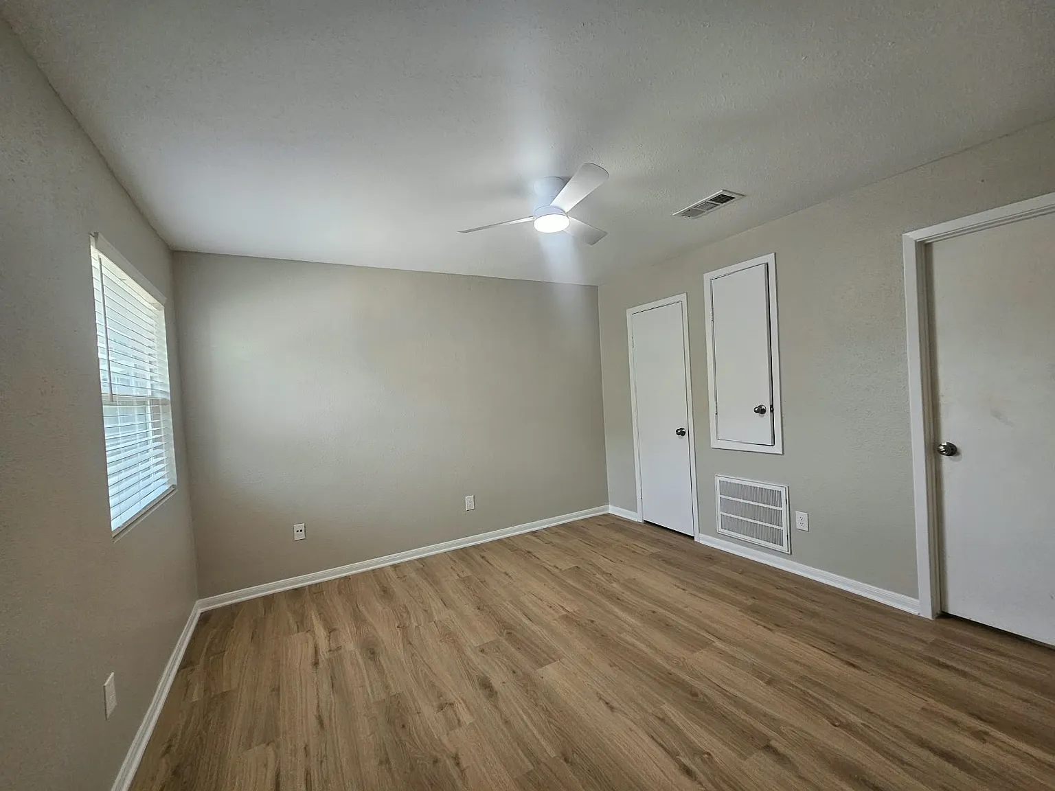 2 bed, 1000 sqft, $1,150 — Photo 3
