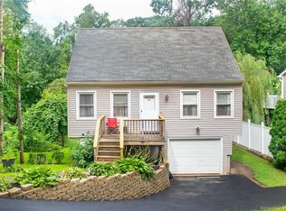 33 Wopowog Trl, Shelton, CT 06484