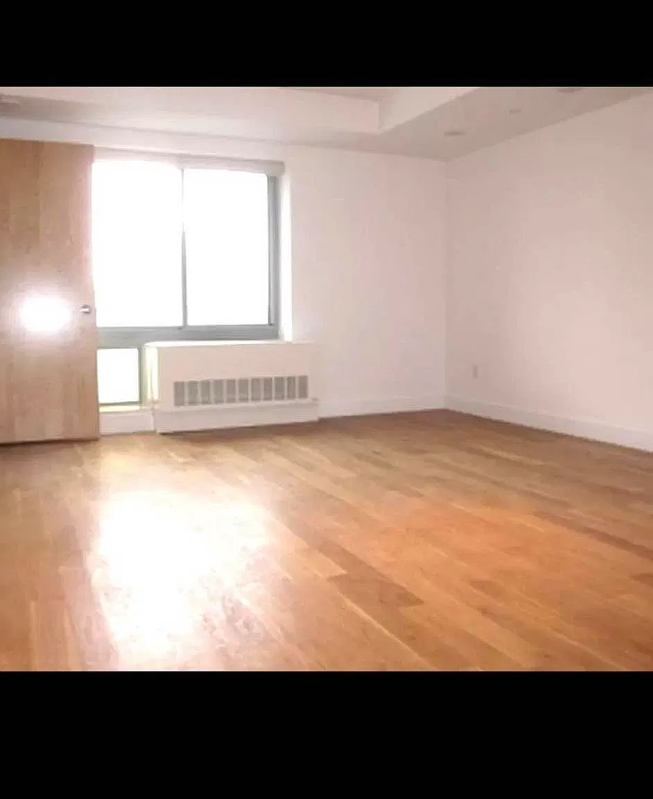 1677 Lexington Ave — Photo 4