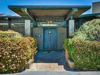 3rd image of 18 Rockview Dr