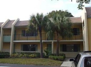 305 Meadows Cir, Boynton Beach, FL 33436