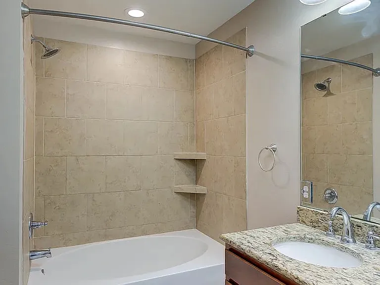 3 bed, 1600 sqft, $2,524 — Photo 3