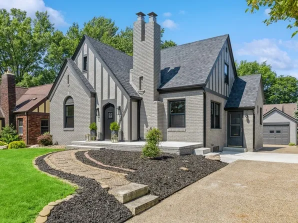 2212 40th St, Des Moines, IA 50310