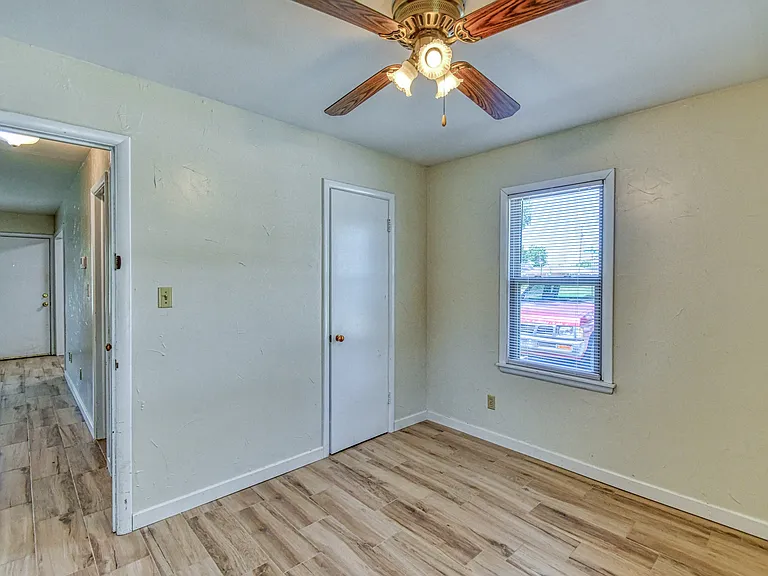 103 W Duffy St — Photo 13