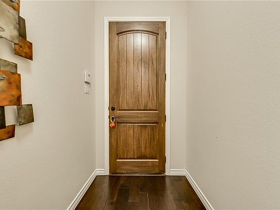 3rd image of 1232 Isabella Ln