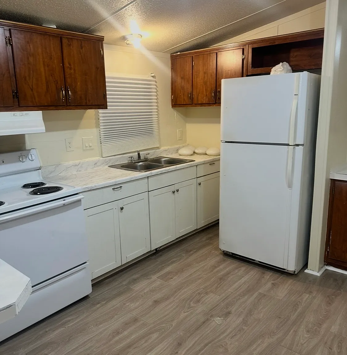 3 bed, $1,300 — Photo 1