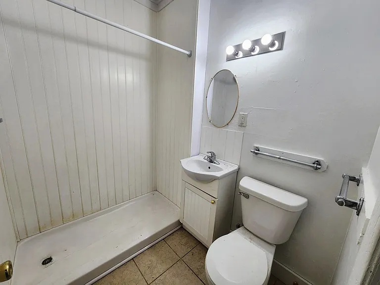 412 S Governor St #C — Photo 5