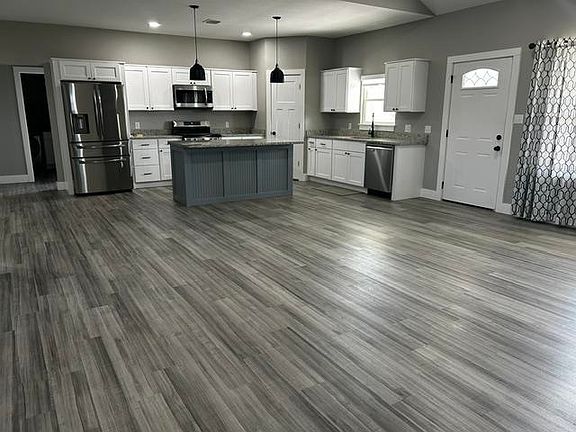 4th image of 104 Castle Pines Dr