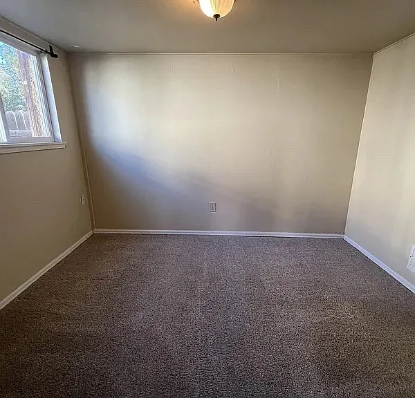 400 E 24th St #4 — Photo 11