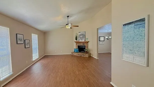 3 bed, 2.0 bath, 1528 sqft, $1,995 — Photo 4
