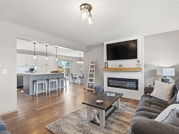 4th image of 500 Veverka Dr