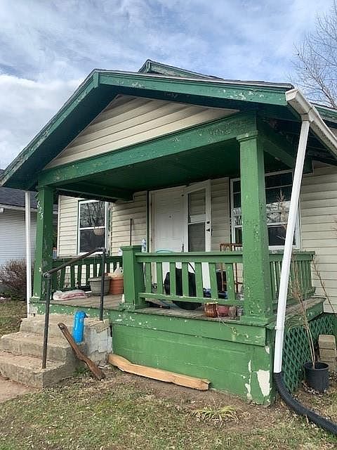 1st image of 825 Leland Ave