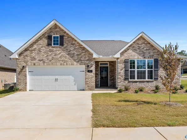1911 Rae Ct, Decatur, AL 35603