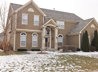 302 Morgan Ln, Fox River Grove, IL 60021