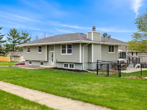 601 N 12th St, Indianola, IA 50125