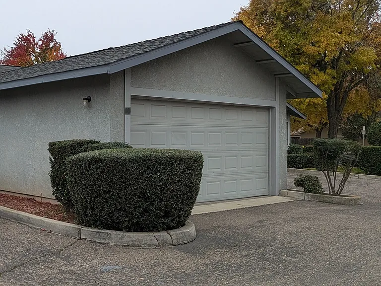 Lakewood Plaza Apartments — Photo 9
