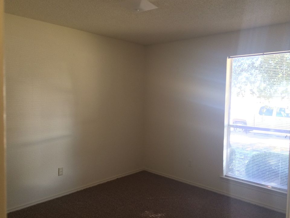 2nd image of 9001 Royal Ln