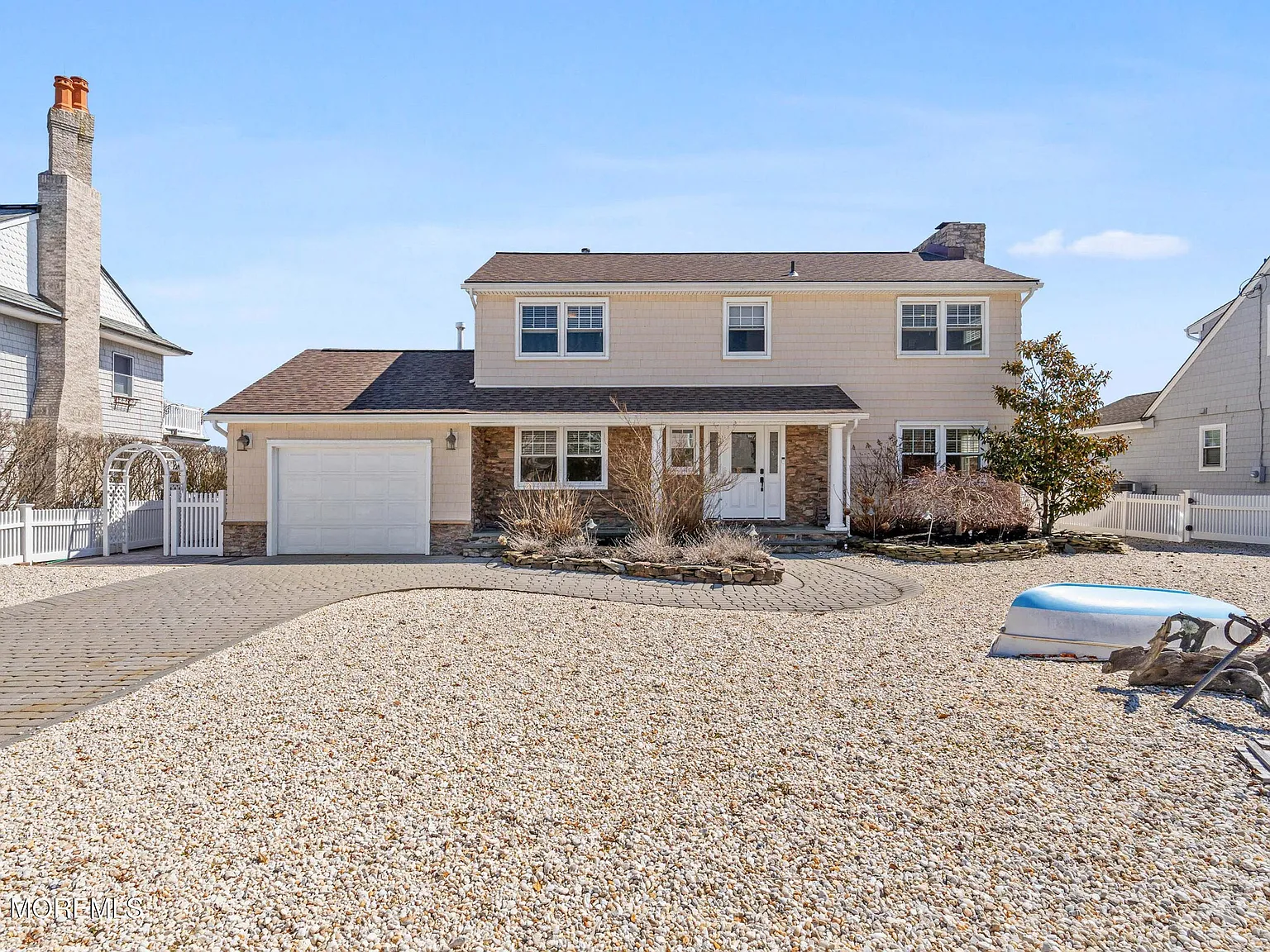 5 bed, 2.5 bath, 2372 sqft, $15,000 — Photo 2