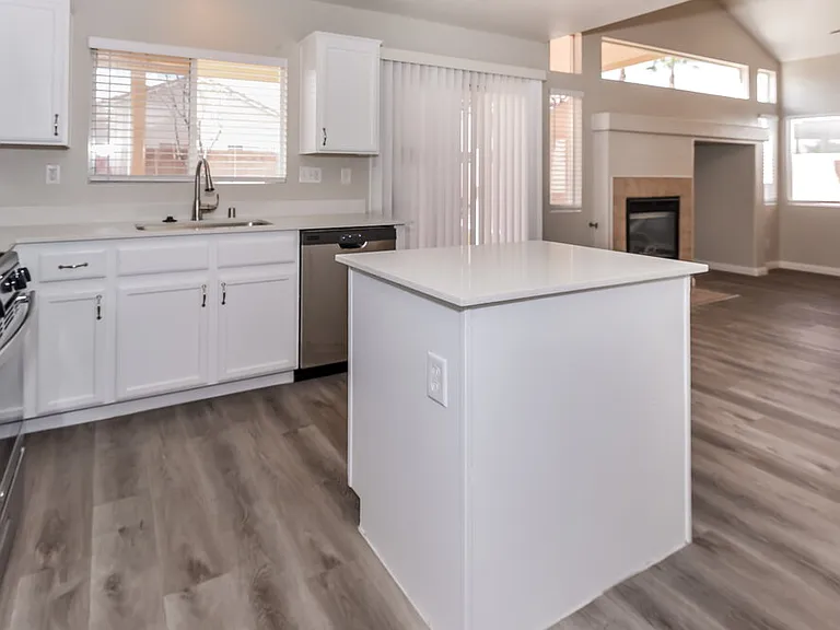 6033 Highland Gardens Dr — Photo 8
