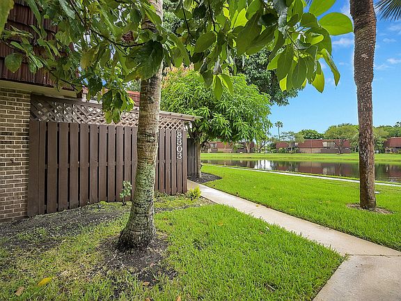 4th image of 8303 Boca Rio Dr