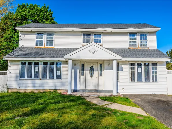 147 Branch Avenue, Central Islip, NY 11722
