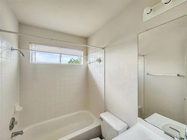 1503 Catalina Dr — Photo 16