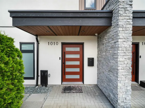 1010 Augusta Ave, Burnaby, BC V5A 2V5
