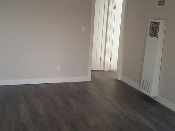 5th image of 4338 Mississippi St