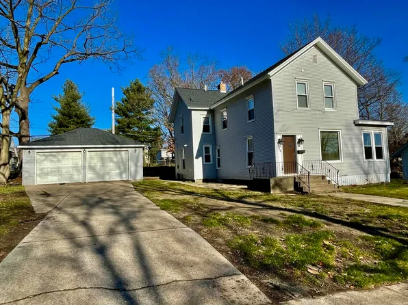106 W Dewey St, Buchanan, MI 49107