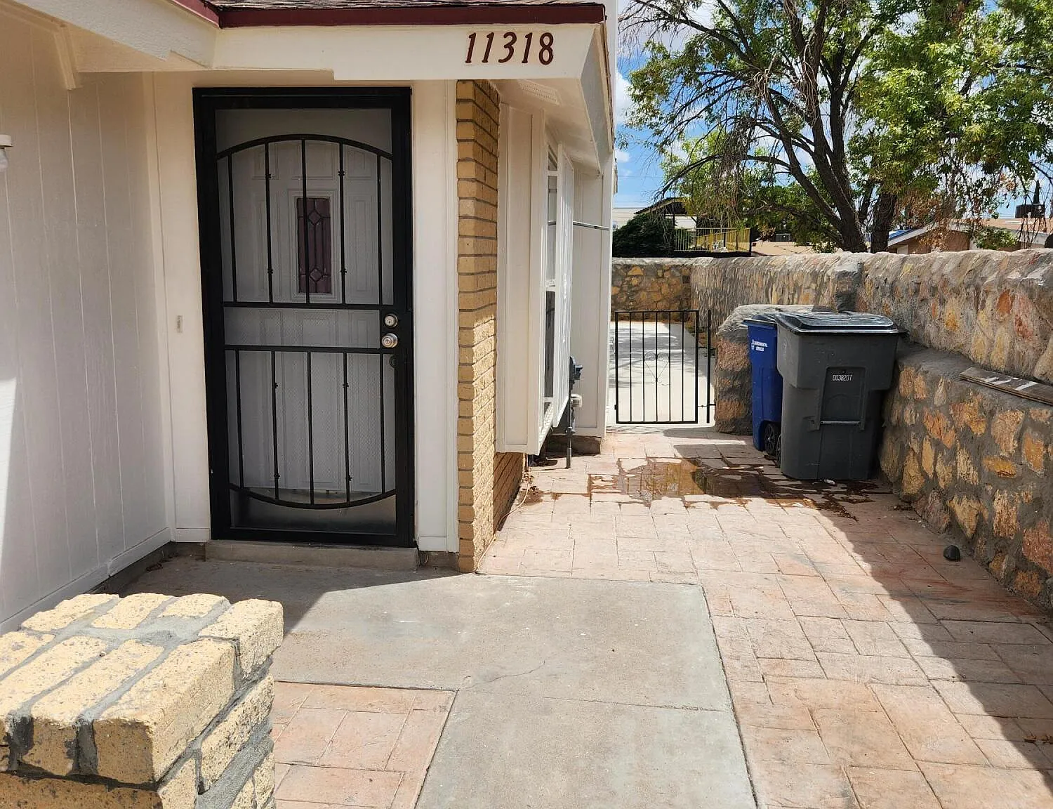 2 bed, 856 sqft, $1,195 — Photo 3