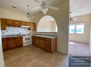 113 W 5th St APT 1, Fulton, MO 65251