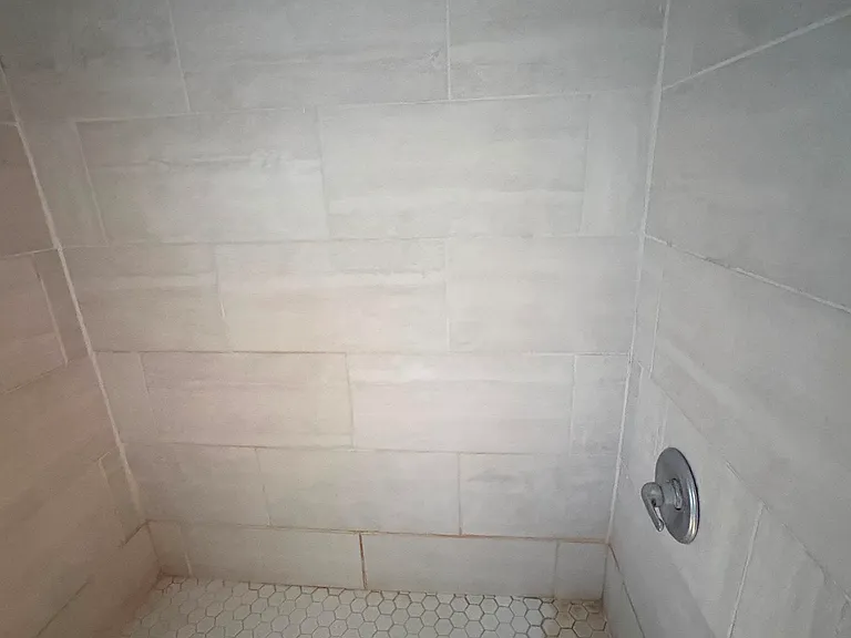606 Mike St #B — Photo 9