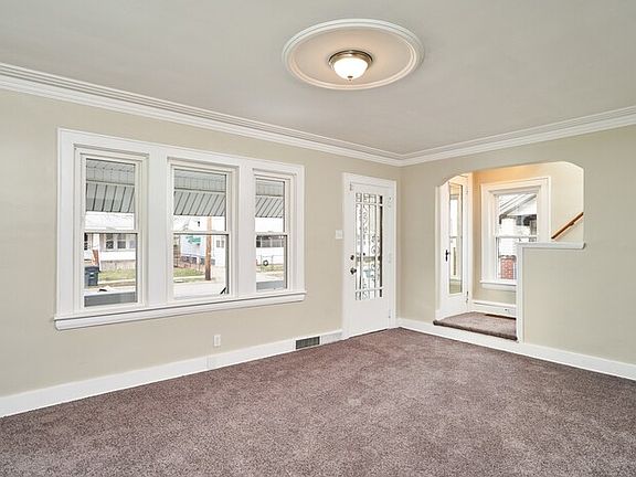 3rd image of 1552 Wildon Ave