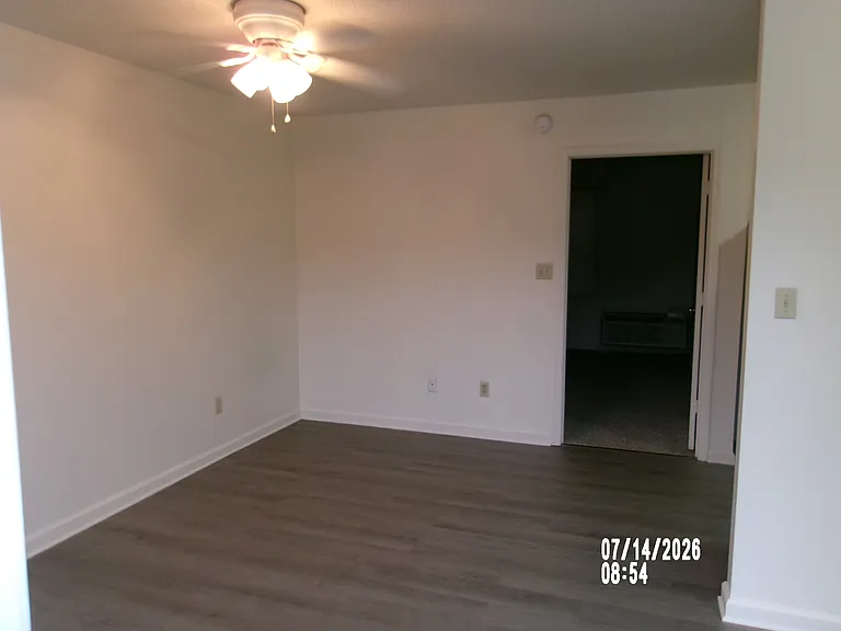 633 9th Ave NE #633 — Photo 4