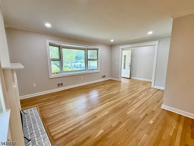 48 E Madison Ave — Photo 11